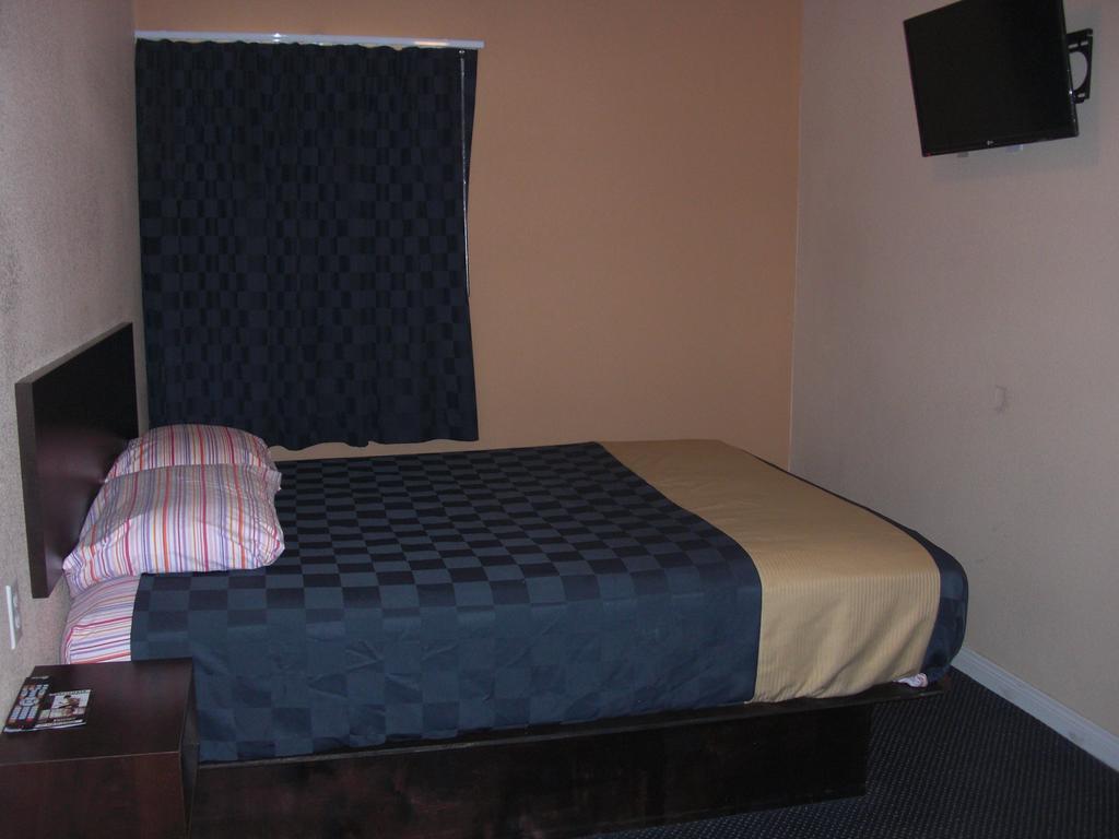 קומפטון Tropicana Motel חדר תמונה