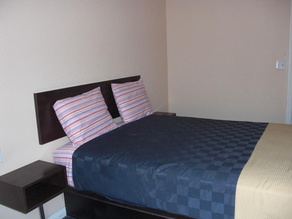 קומפטון Tropicana Motel חדר תמונה